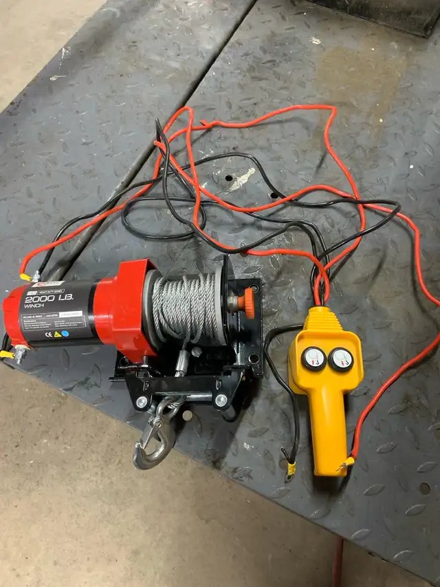 12 Volt Winch - Pick up in Innisfail