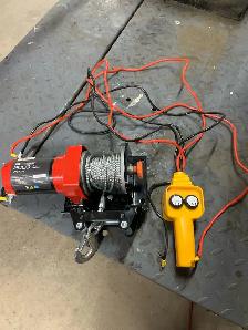 12 Volt Winch - Pick up in Innisfail