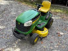 tracteur à pelouse John Deere model E130 - Photo 3