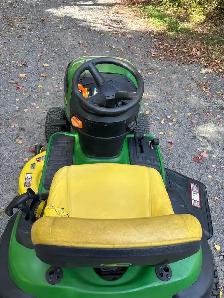 tracteur à pelouse John Deere model E130 - Photo 5