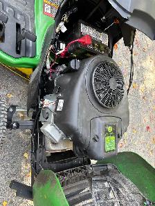 tracteur à pelouse John Deere model E130 - Photo 8