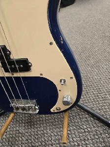 Squier Fretless P-Bass 4 String - Blue - Photo 4