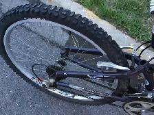 Vélo montagne en alu double suspension 21 vitesse, bon pneu 26’’ - Photo 6
