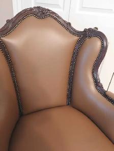 Antique Regency Carved Walnut Wing back Chair – New leather - Photo 4