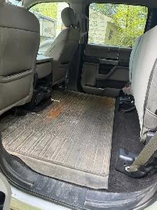 Well maintained 2019 Ford F-150 - Photo 4