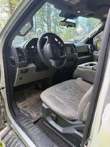 Well maintained 2019 Ford F-150 - Photo 10