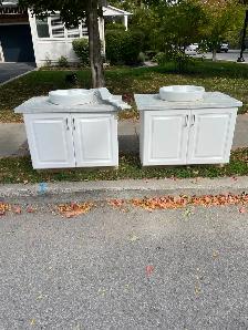 Free bathroom sink and vanity