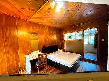 VERY NICE Close to U of C second floor and basement furnished be - Photo 2