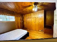VERY NICE Close to U of C second floor and basement furnished be - Photo 4