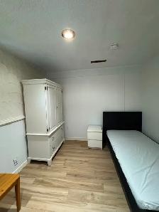 VERY NICE Close to U of C second floor and basement furnished be - Photo 9