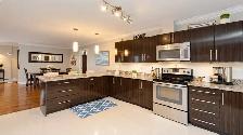 Luxury 1,950 Sq. Ft. 2-Bed   Den – A/C, 2 Parking & Amenities - Photo 3