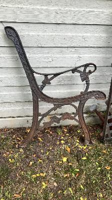 Garden Bench Cast Iron Ends - Photo 2