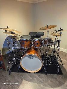 Drum Kit - Photo 3