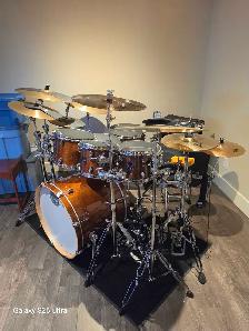 Drum Kit - Photo 4