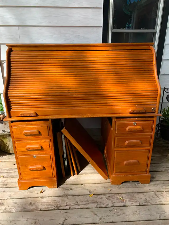 Roll Top Desk needs T.l.c