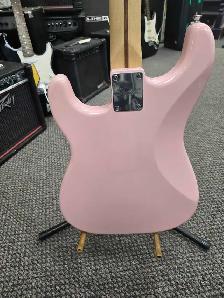 Squier Stratocaster by Fender - Pink - Photo 4