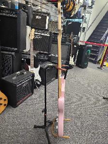 Squier Stratocaster by Fender - Pink - Photo 5
