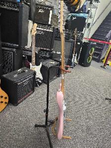 Squier Stratocaster by Fender - Pink - Photo 6