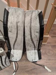 Vaughn Ventus Lt90 goalie pads for sale 35 2