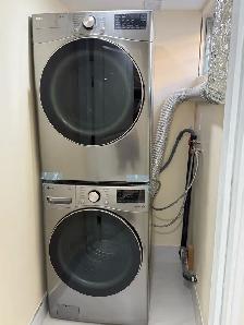 LEGAL 2 BEDROOM BASEMENT APARTMENT - Photo 10