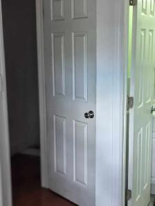 In Room Private Bath - Fantastic Value - Photo 5