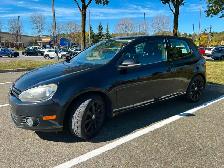2011 VW Golf 2.5L – 127 000 km – 2 ensembles de pneus sur mags - Photo 2
