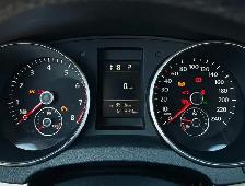 2011 VW Golf 2.5L – 127 000 km – 2 ensembles de pneus sur mags - Photo 10
