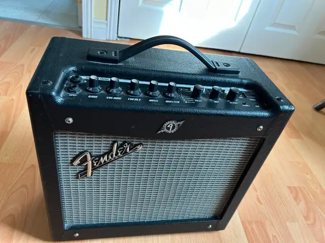Fender Mustang 1 Amp (Ver 2)