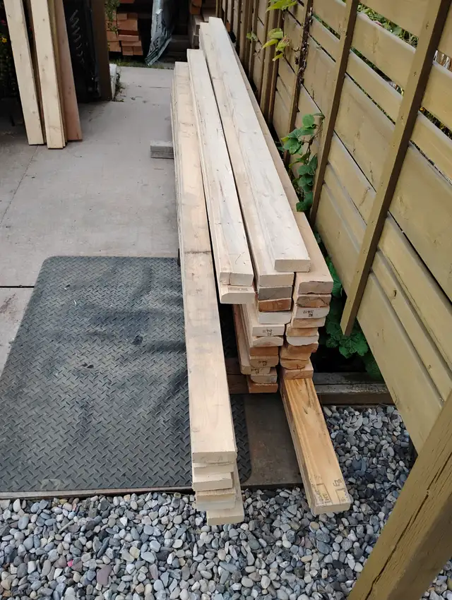New and Used 2' x 4' Lumber