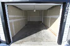 2 BR/1 BATH w/ Garage Legal Lower Suite for rent October 4 - Photo 2