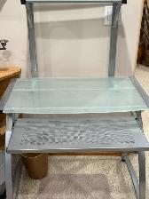 desk-work station - Photo 4