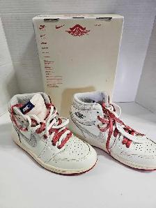 Size 9 Jordan 1 Retro High OG Cinnabar-Light Bone