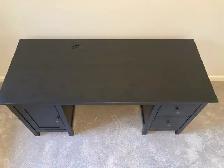 Office desk and chair - Photo 2