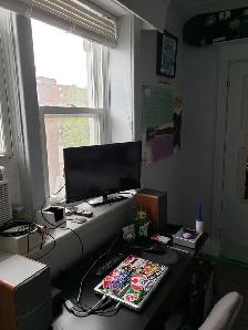 Furnished room, utilities WiFi included Oct 1 Christie-St. Clair - Photo 4