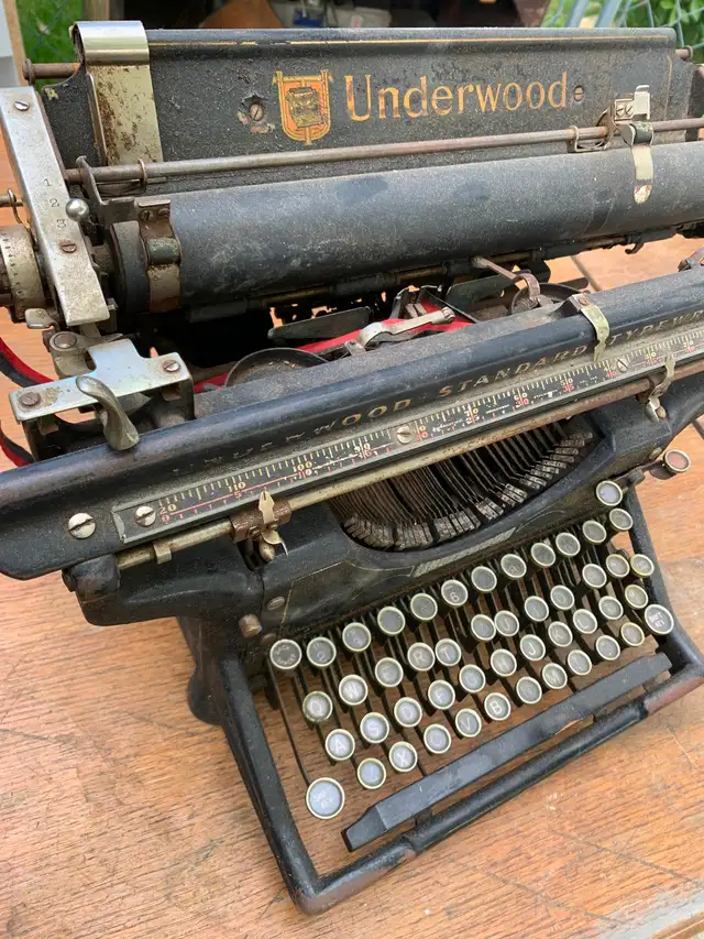 Underwood Vintage Typewriter