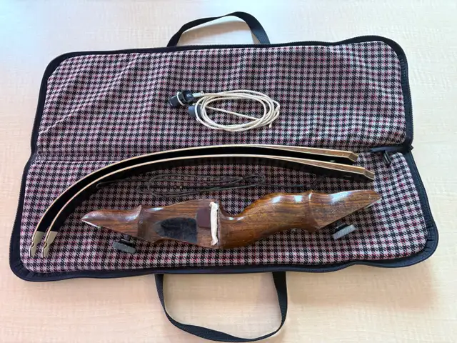 Early Jack Kempf Takedown RH Recurve