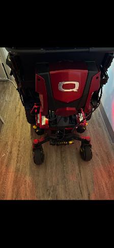 Quantum edge 4 tilt electric wheelchair - Photo 3
