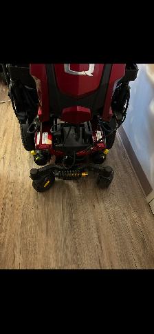 Quantum edge 4 tilt electric wheelchair - Photo 4