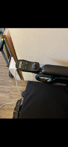 Quantum edge 4 tilt electric wheelchair - Photo 5