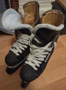 Used Bauer PROFESSIONAL 95 Senior Hockey Skate Senior 8.