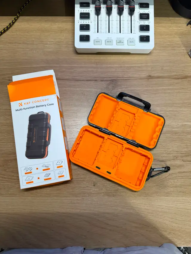 K&F Concept Battery Case   SD Card