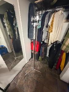 C-Stand studio photo - Photo 2