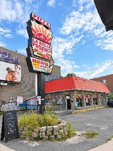 BUSINESS PARTNER WANTED — GREAT OPPORTUNITY IN DOWNTOWN MTL