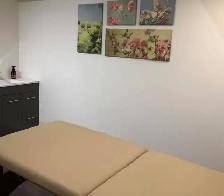 Room for rent in busy Selkirk salon - Photo 2
