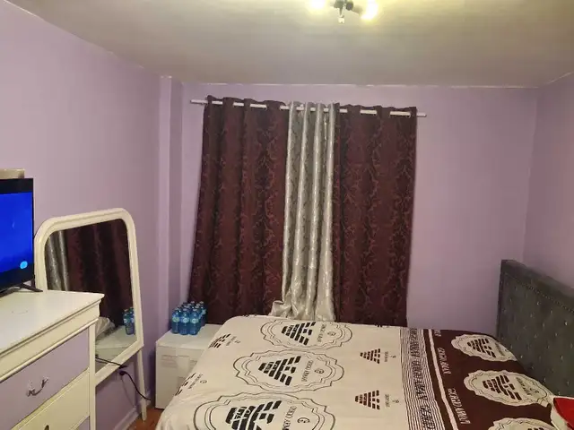 PRIVATE  ROOM FOR RENT