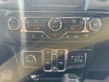 2021 Jeep Gladiator Sport, 4x4, Camera, CarPlay, Removable Top, - Photo 20