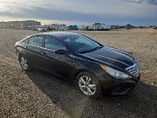 2011 Hyundai Sonata - Photo 2