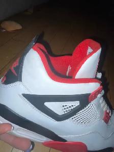 Air Jordan 4 Retro Fire Red - Photo 4