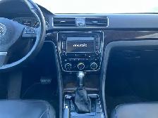 2015 Volkswagen Passat Highline AWD | Command Start | Power Tail - Photo 17