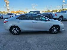 2017 Toyota Corolla LE Sedan - Photo 6